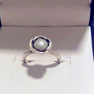 Fine Silver 925 Gray Pearl Free Form Ring